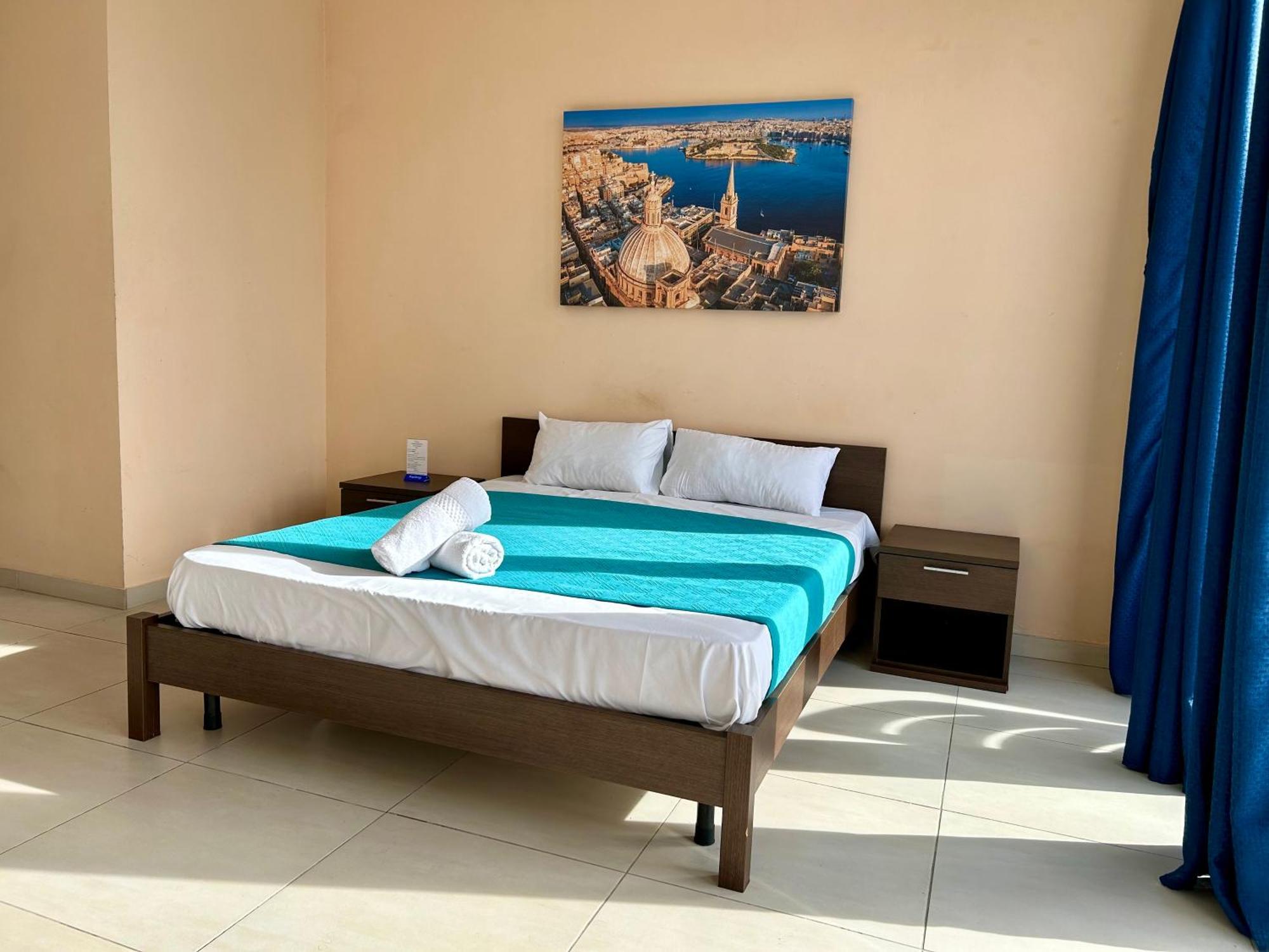 Отель Malta Paradise Central Accomodation Сент Джулианс Экстерьер фото